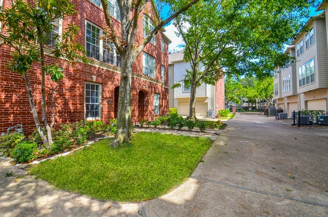 $4,200 | 227 McGowen Street, Houston, TX 77006