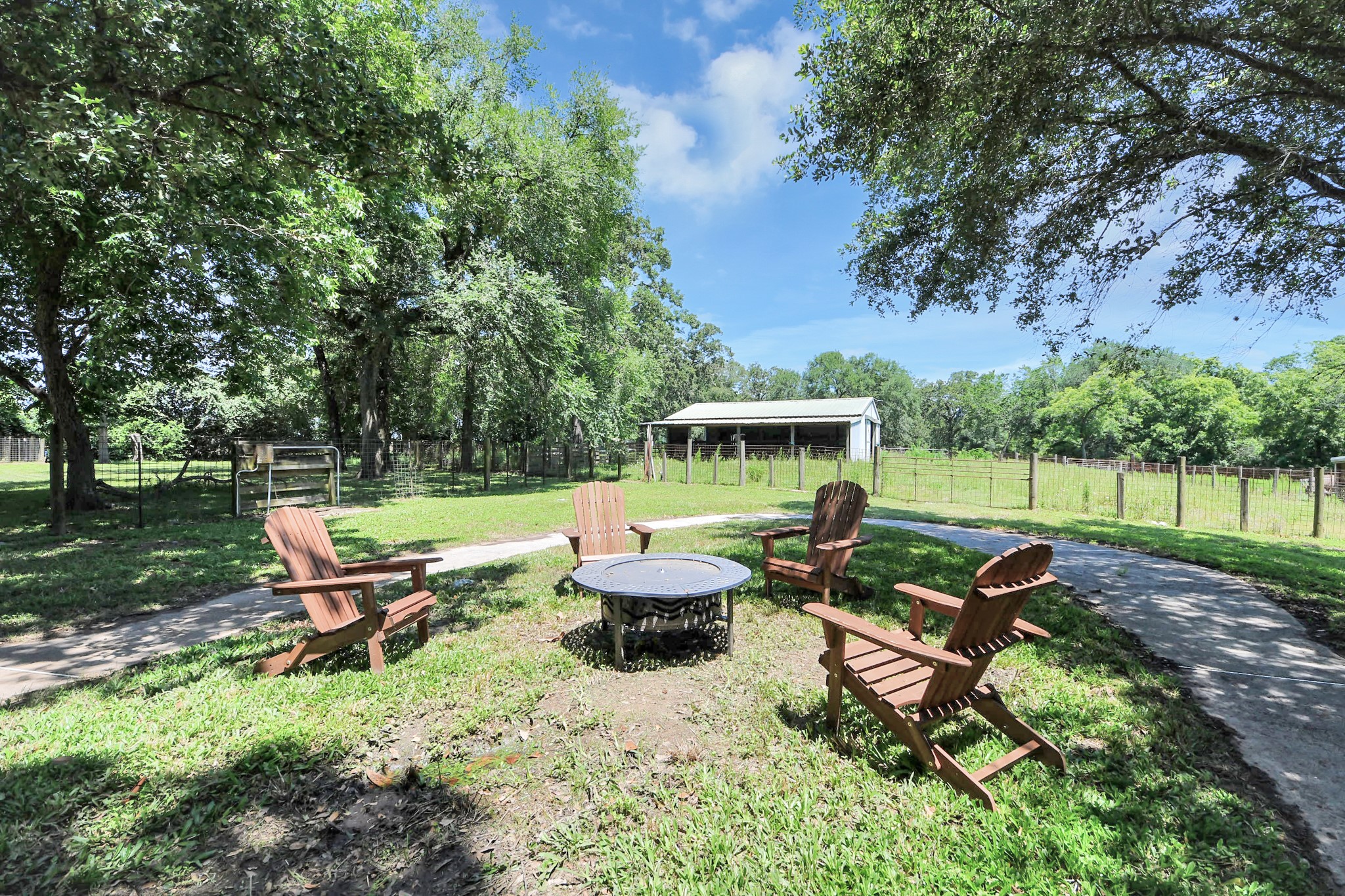 28222 Margerstadt Road Waller, TX 77484 - Photo 38 of 50 Outdoor gathering area creates the perfect spot for relaxing evenings.