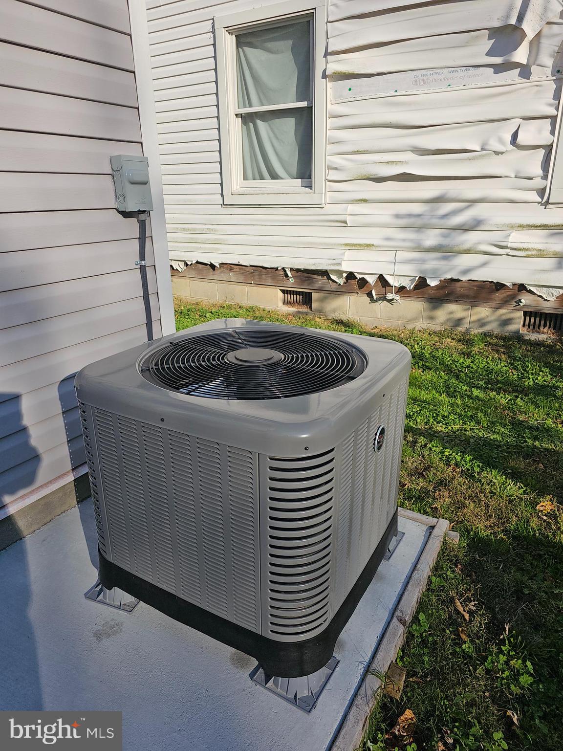 802 Allen Street Cambridge, MD 21613 - Photo 4 of 13 a view of outdoor space and deck