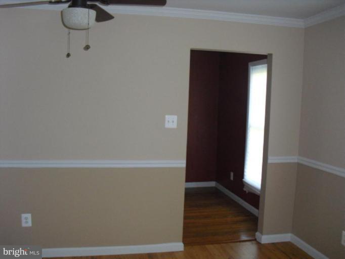 8218 Mitnick Road Nottingham, MD 21236 - Photo 13 of 22 Living Room