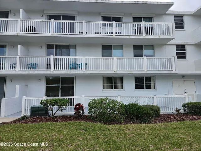 $1,950 | 3190 North Atlantic Avenue, Unit 131, Cocoa Beach, FL 32931