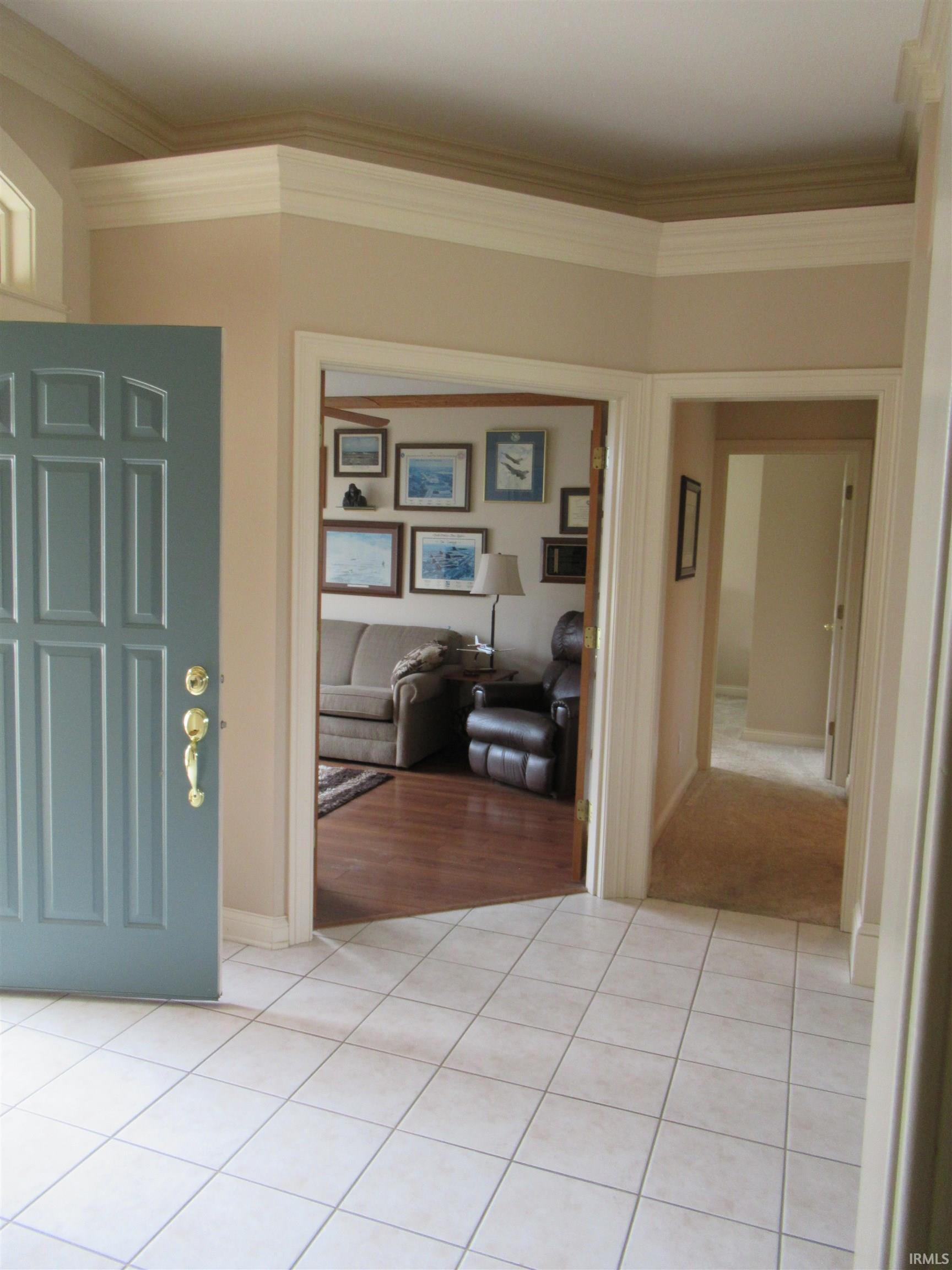 2428 Barcroft Court Fort Wayne, IN 46804 - Photo 3 of 31