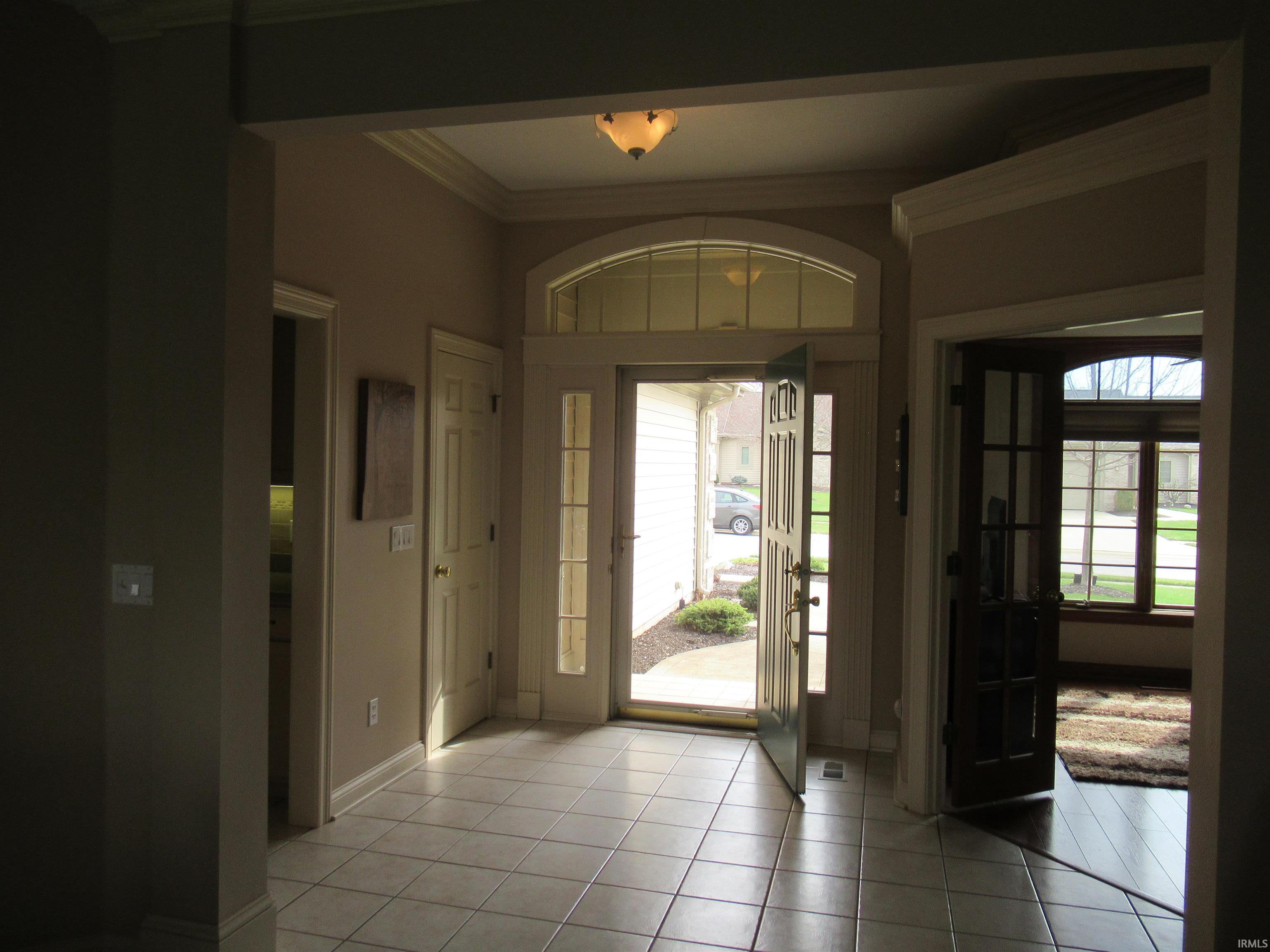 2428 Barcroft Court Fort Wayne, IN 46804 - Photo 4 of 31