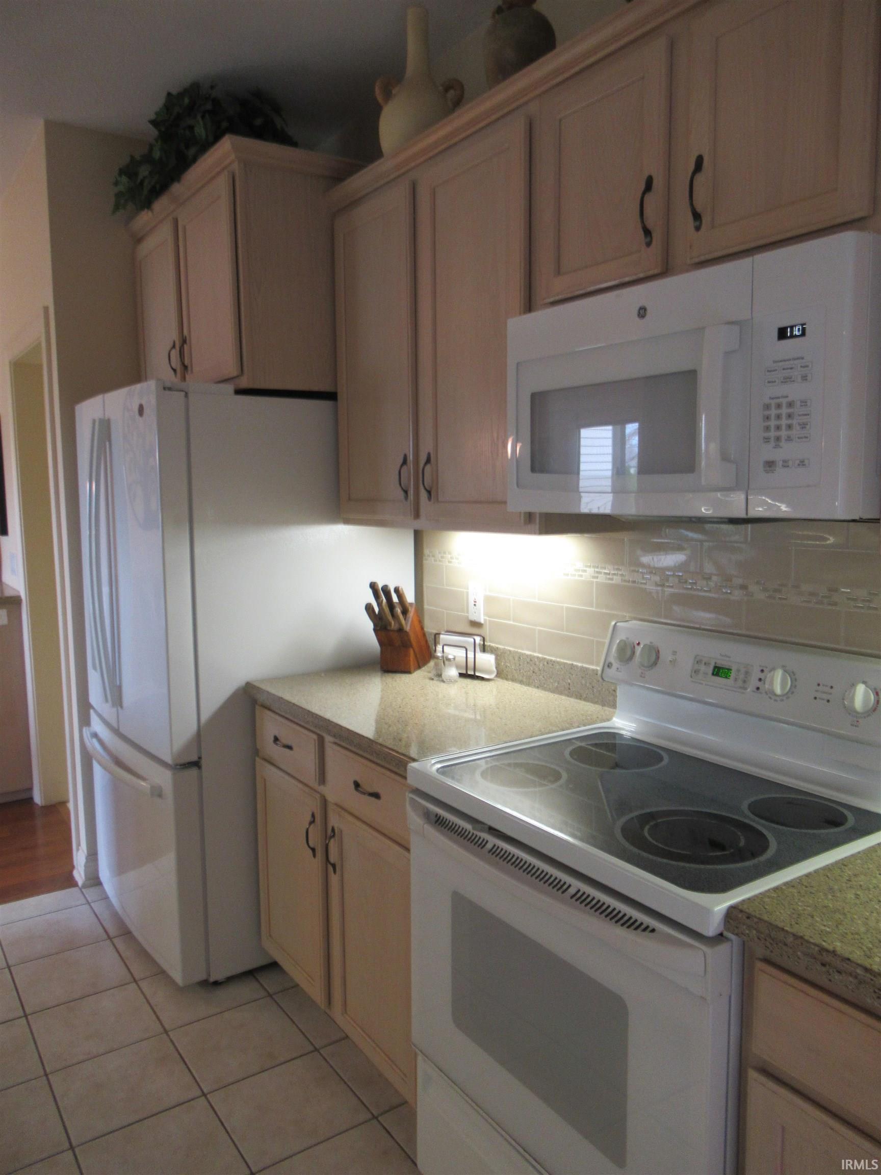 2428 Barcroft Court Fort Wayne, IN 46804 - Photo 6 of 31