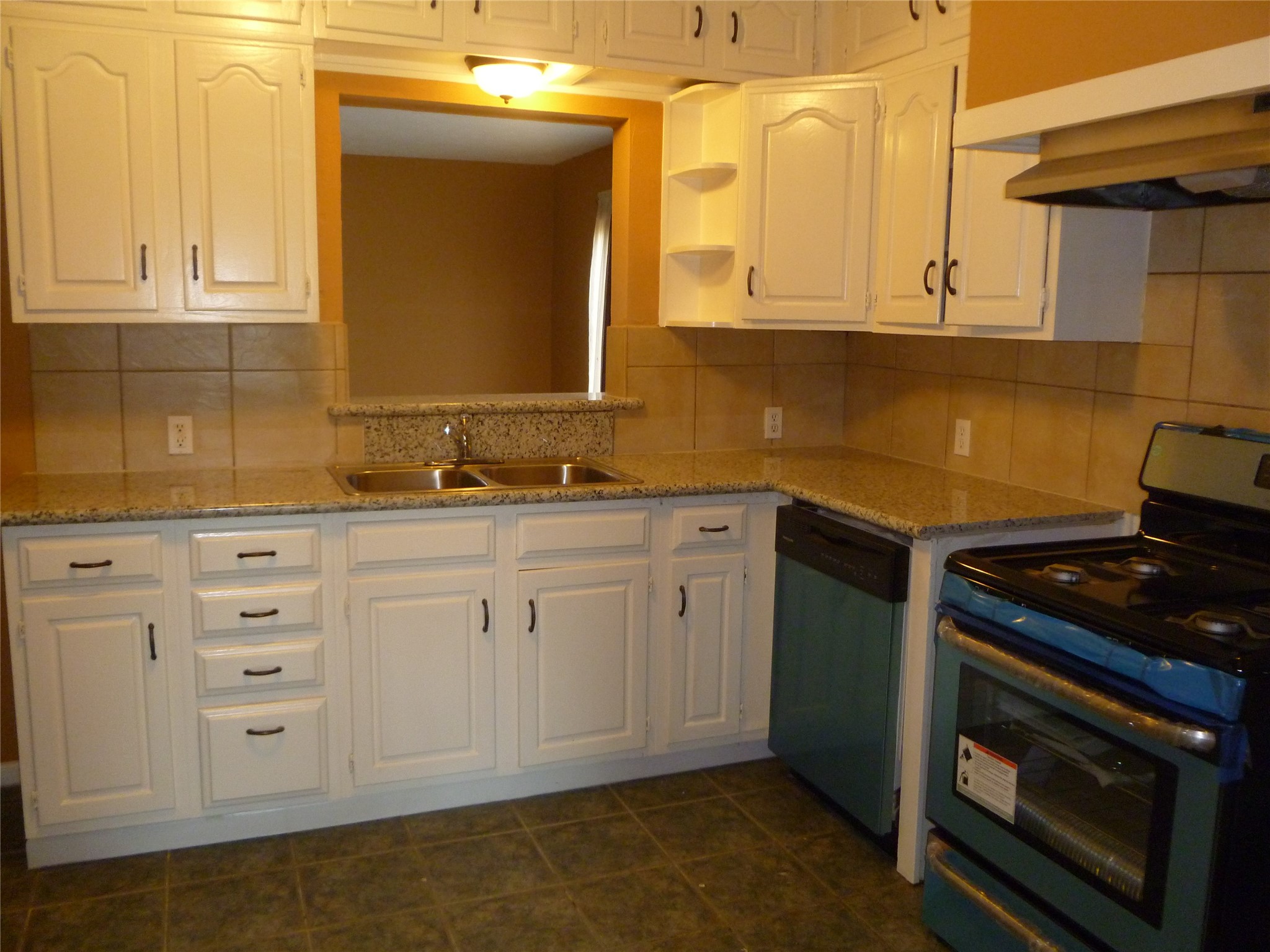 3802 Wichita Street, Unit 1 Houston, TX 77004 - Photo 2 of 10 Kitchen with granite countertop