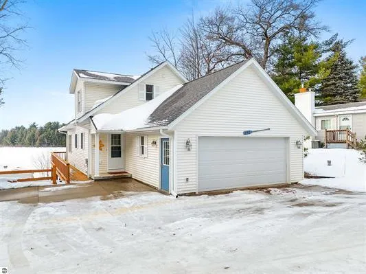 $738,000 | 292 South Carolyn Drive, Lake City, MI 49651