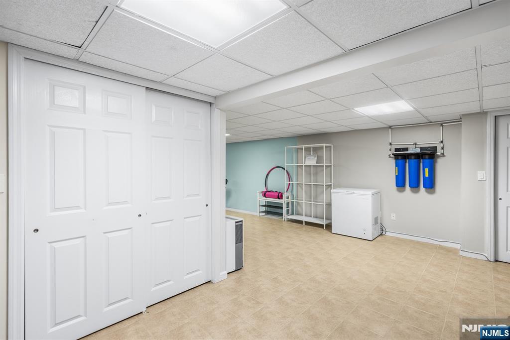 124 Crain Road Paramus, NJ 07652 - Photo 25 of 48