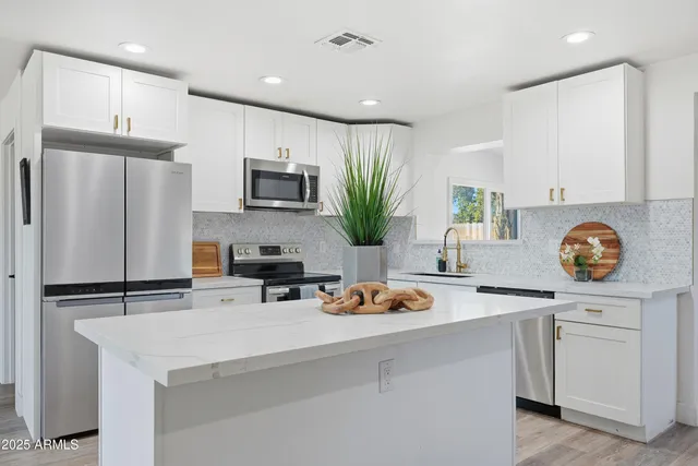 $575,000 | 1400 West Megan Street, Chandler, AZ 85224