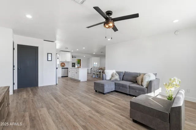 $575,000 | 1400 West Megan Street, Chandler, AZ 85224