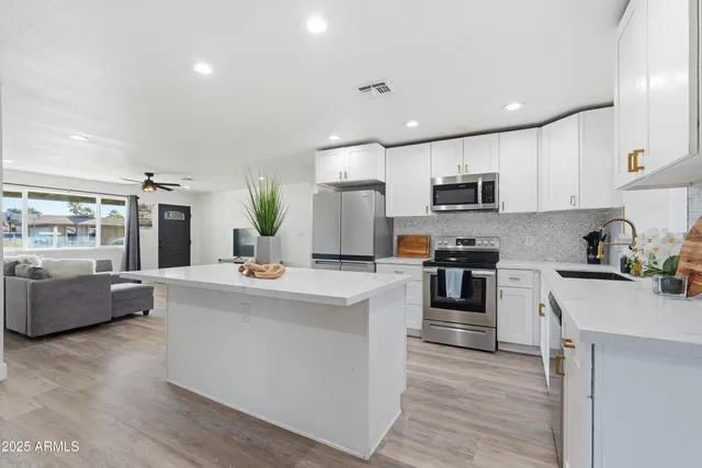 $575,000 | 1400 West Megan Street, Chandler, AZ 85224