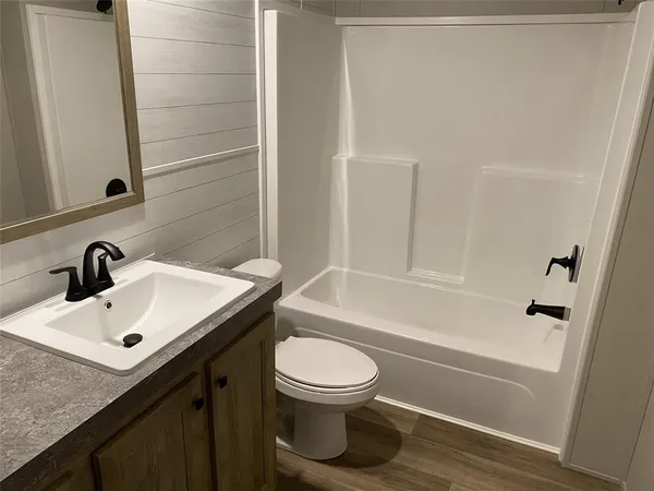 $272,900 | 266 Deer Park Drive, Grand Cane, LA 71032