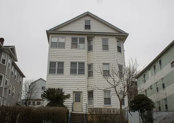 $2,000 | 91 Perry Avenue, Unit 3, Worcester, MA 01610