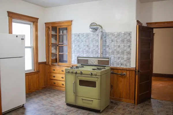 $2,000 | 91 Perry Avenue, Unit 3, Worcester, MA 01610