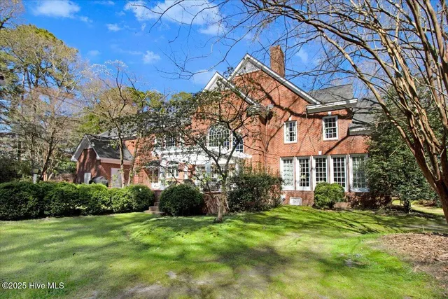 $1,185,000 | 618 Lakeshore Drive, Goldsboro, NC 27534