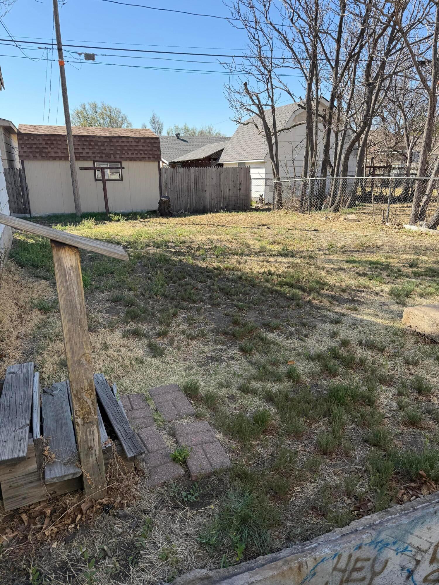 215 Hickory Street Borger, TX 79007 - Photo 12 of 18 a view of a yard
