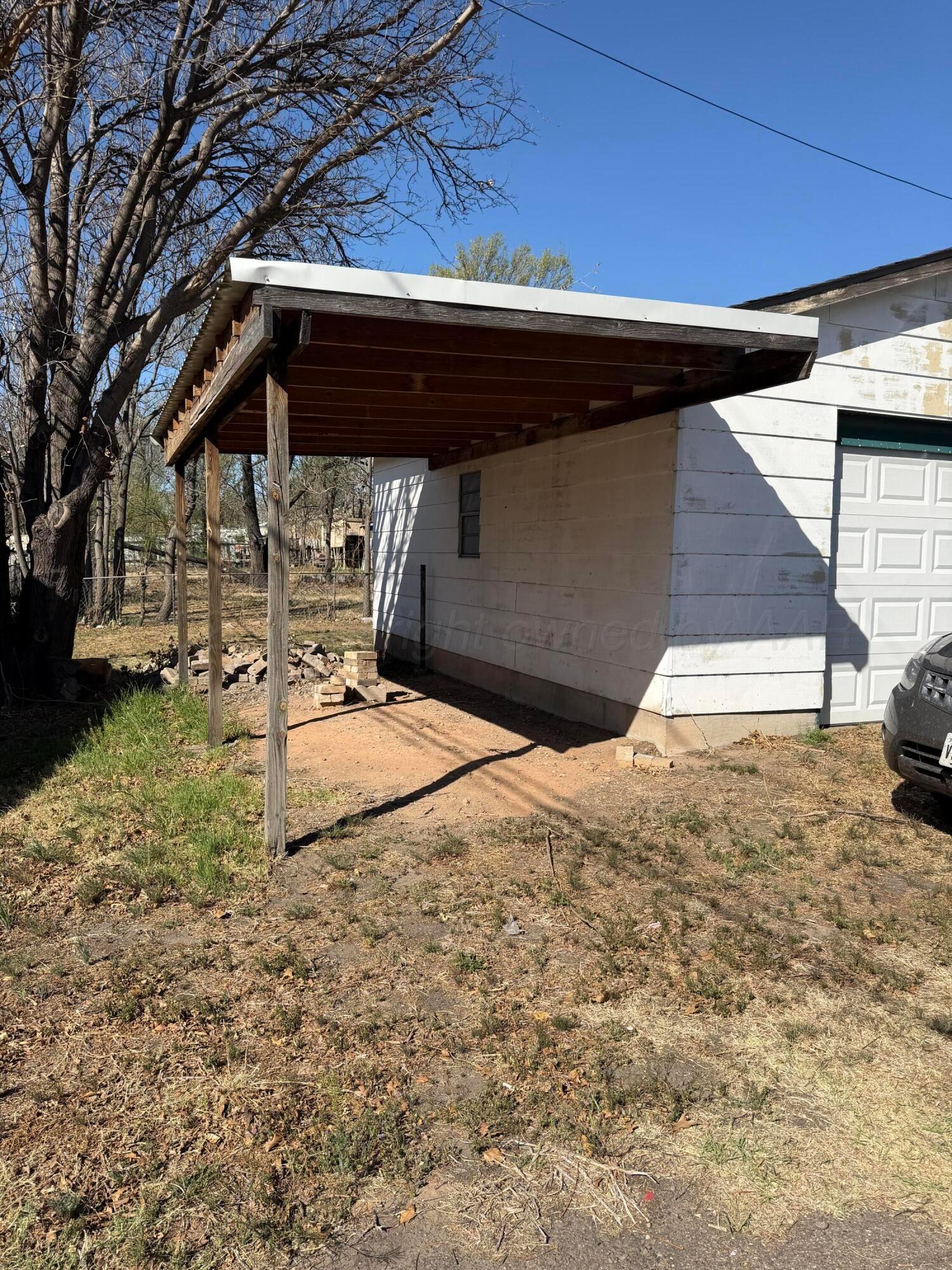 215 Hickory Street Borger, TX 79007 - Photo 17 of 18 a view of outdoor space
