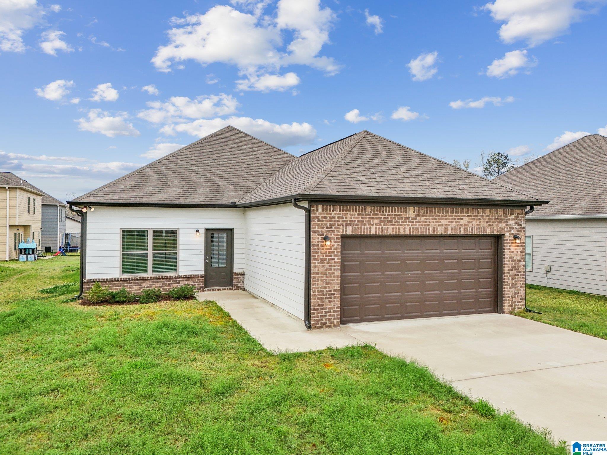 61 Victor Drive Jasper, AL 35501 - Photo 2 of 33