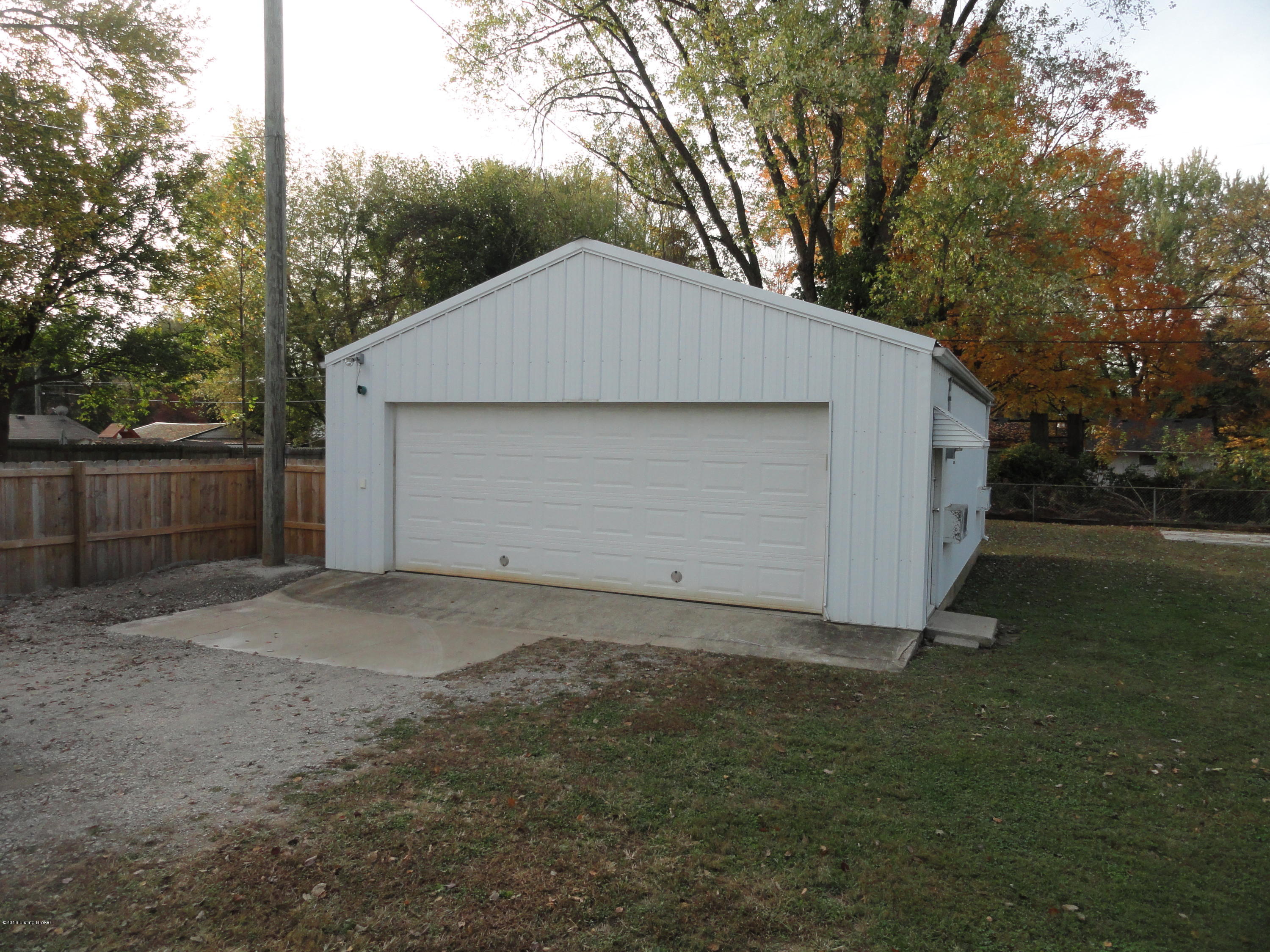 9405 Whipps Mill Road Louisville, KY 40242 - Photo 19 of 22 DSC02827