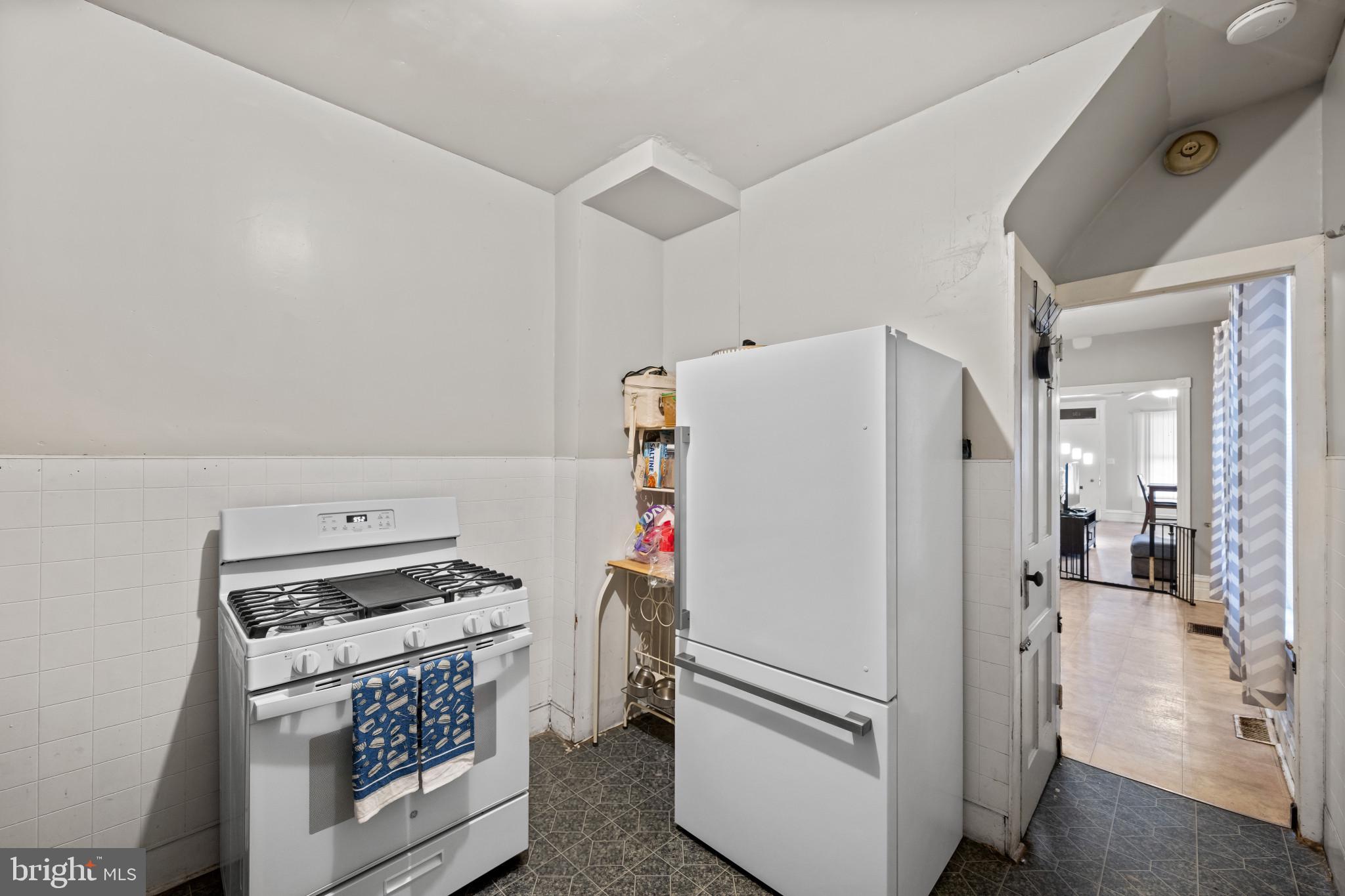 131 Pear Street Reading, PA 19601 - Photo 5 of 23