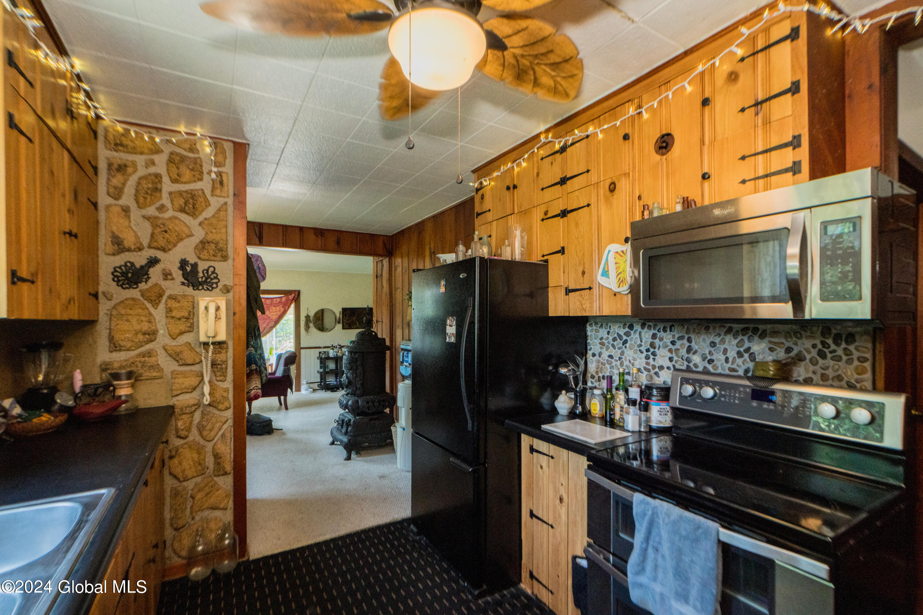 134 Manning Road Malta, NY 12020 - Photo 10 of 31 DSC00652