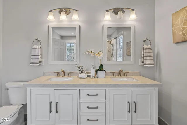 $1,225,000 | 106 Circle On The Green, Cary, NC 27519