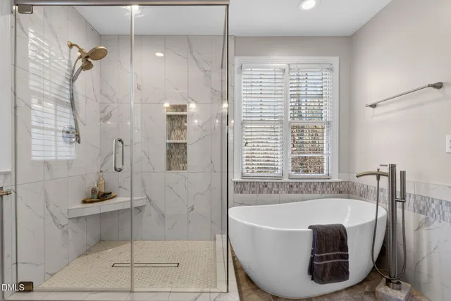 $1,225,000 | 106 Circle On The Green, Cary, NC 27519