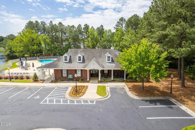 $1,225,000 | 106 Circle On The Green, Cary, NC 27519