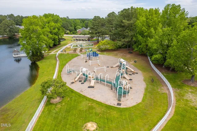 $1,225,000 | 106 Circle On The Green, Cary, NC 27519