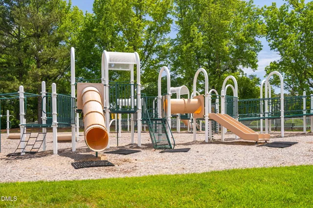 $1,225,000 | 106 Circle On The Green, Cary, NC 27519