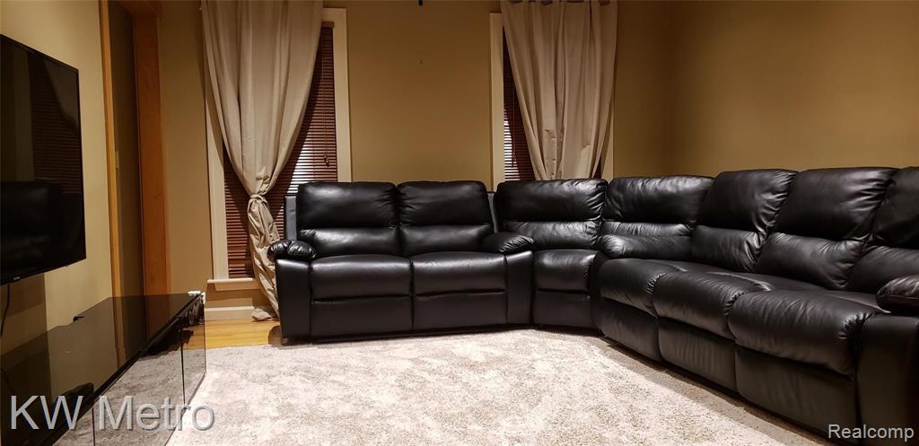 744 Dressler Lane Rochester Hills, MI 48307 - Photo 3 of 38