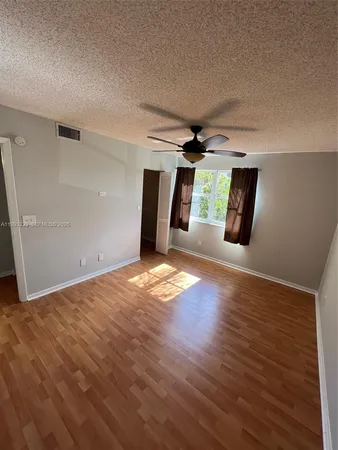 $1,950 | 11232 Southwest 12th Street, Unit 201, Pembroke Pines, FL 33025