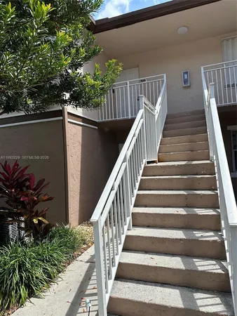 $1,950 | 11232 Southwest 12th Street, Unit 201, Pembroke Pines, FL 33025