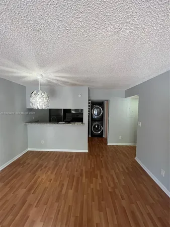 $1,950 | 11232 Southwest 12th Street, Unit 201, Pembroke Pines, FL 33025