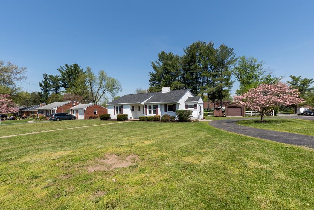 201 Court Road Waynesboro, VA 22980 - Photo 2 of 54 Gallery Image 2