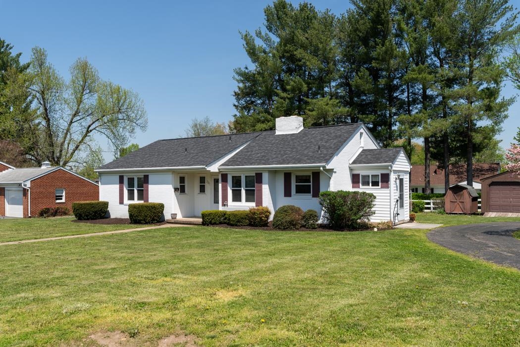 201 Court Road Waynesboro, VA 22980 - Photo 3 of 54 Gallery Image 3