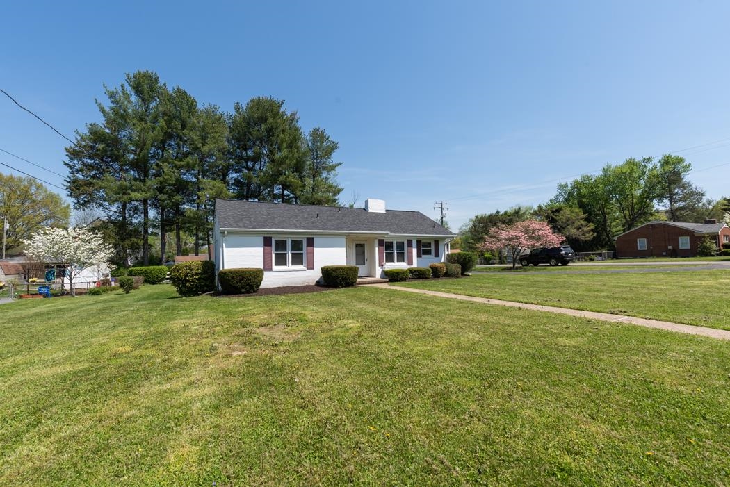201 Court Road Waynesboro, VA 22980 - Photo 5 of 54 Gallery Image 5