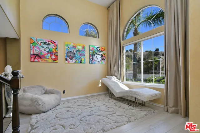 $1,295,000 | 3661 El Encanto Drive, Calabasas, CA 91302