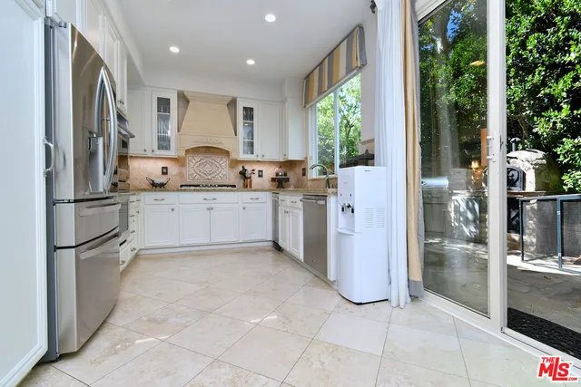 $1,295,000 | 3661 El Encanto Drive, Calabasas, CA 91302