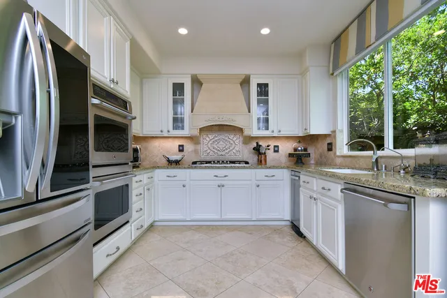 $1,295,000 | 3661 El Encanto Drive, Calabasas, CA 91302