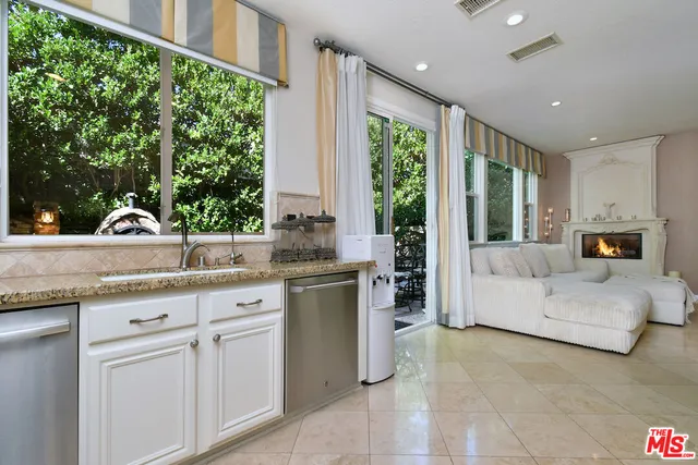 $1,295,000 | 3661 El Encanto Drive, Calabasas, CA 91302