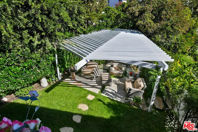 $1,295,000 | 3661 El Encanto Drive, Calabasas, CA 91302