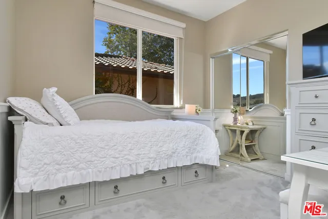 $1,295,000 | 3661 El Encanto Drive, Calabasas, CA 91302