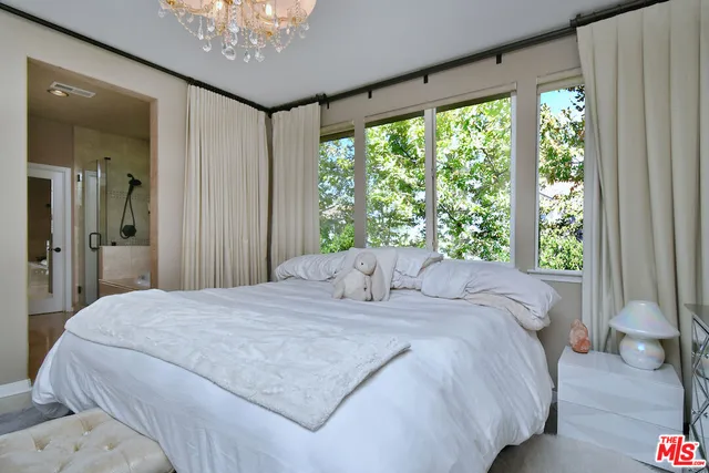 $1,295,000 | 3661 El Encanto Drive, Calabasas, CA 91302