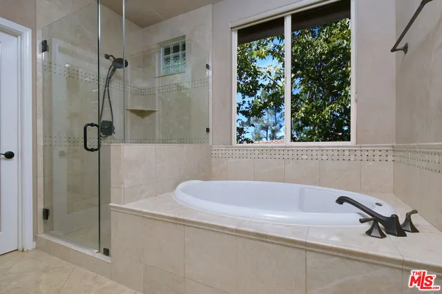 $1,295,000 | 3661 El Encanto Drive, Calabasas, CA 91302