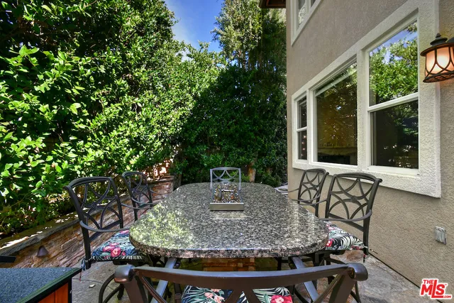$1,295,000 | 3661 El Encanto Drive, Calabasas, CA 91302