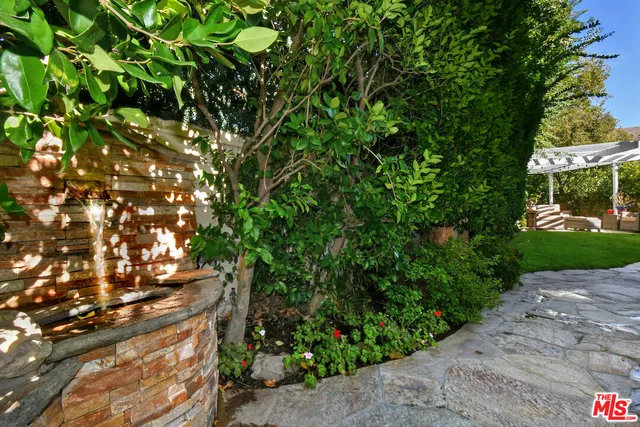 $1,295,000 | 3661 El Encanto Drive, Calabasas, CA 91302