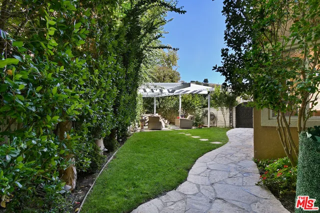 $1,295,000 | 3661 El Encanto Drive, Calabasas, CA 91302