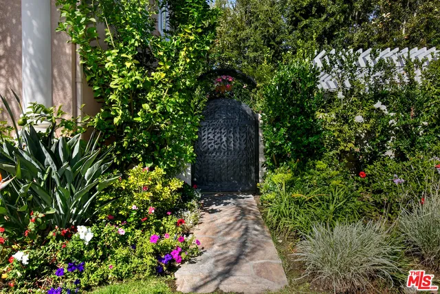 $1,295,000 | 3661 El Encanto Drive, Calabasas, CA 91302