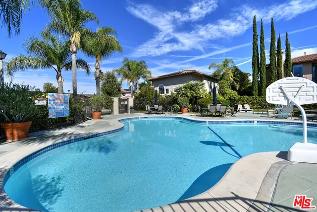 $1,295,000 | 3661 El Encanto Drive, Calabasas, CA 91302