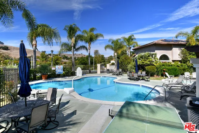 $1,295,000 | 3661 El Encanto Drive, Calabasas, CA 91302